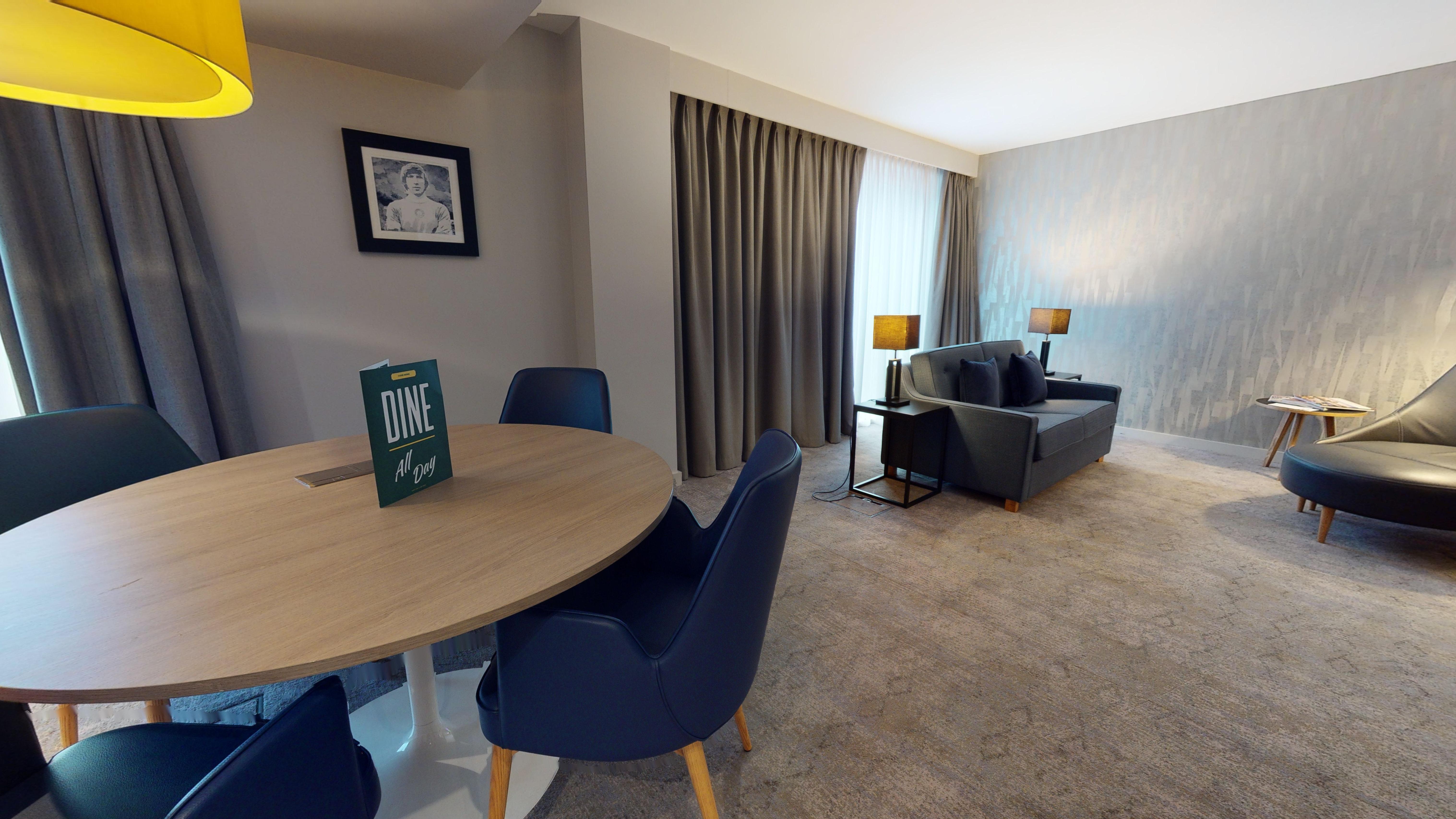 Holiday Inn Manchester - City Centre By Ihg Exterior photo