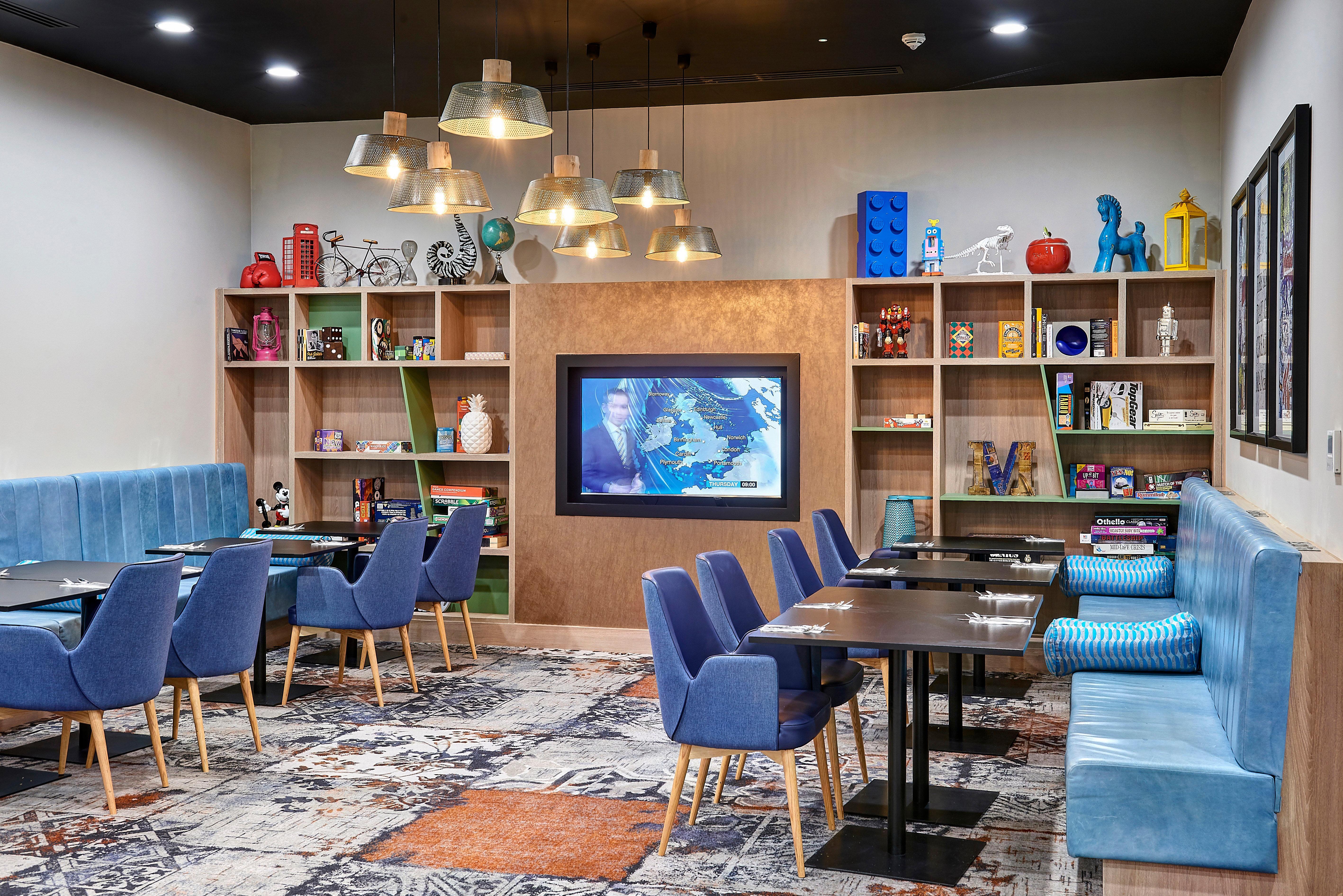 Holiday Inn Manchester - City Centre By Ihg Exterior photo