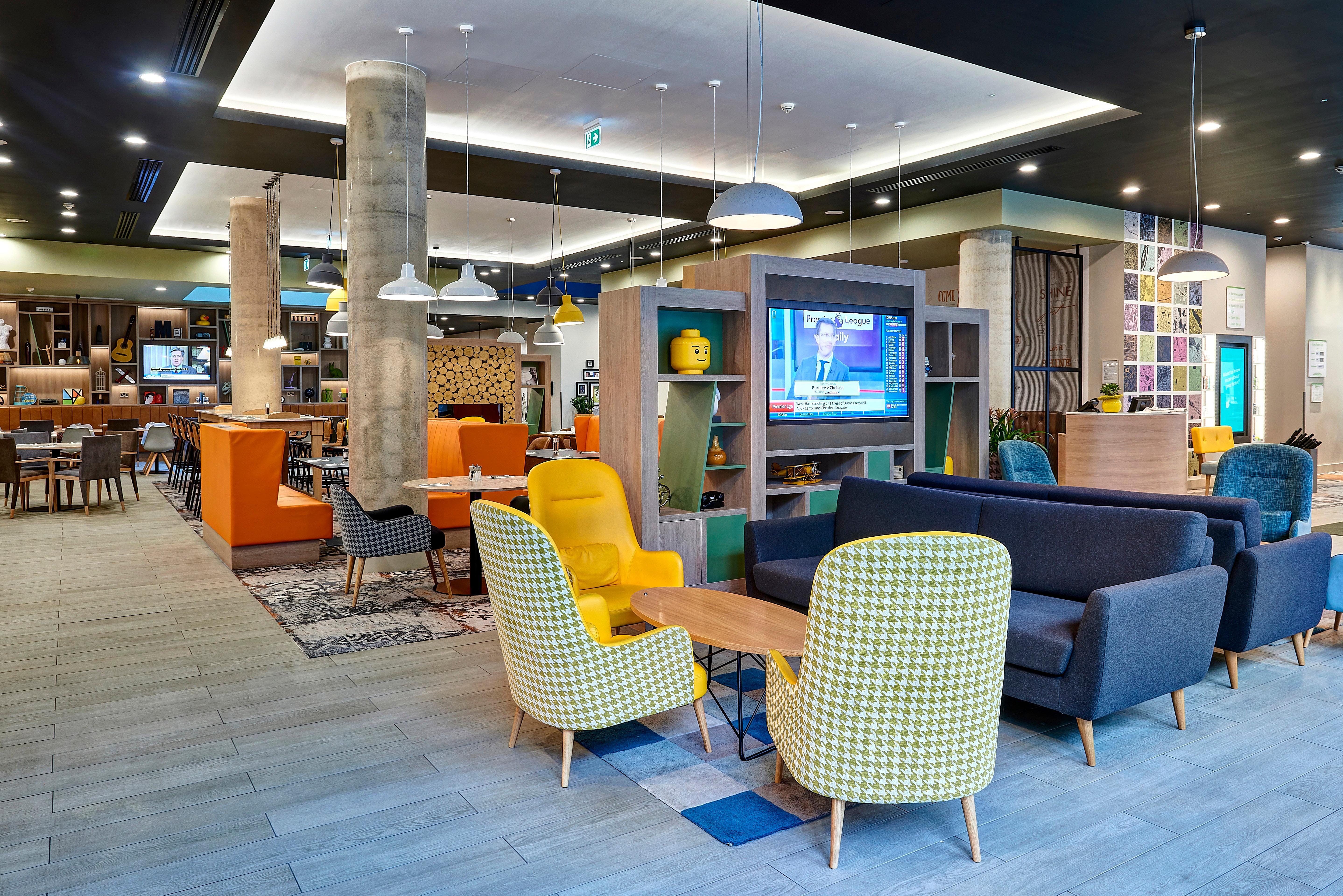 Holiday Inn Manchester - City Centre By Ihg Exterior photo