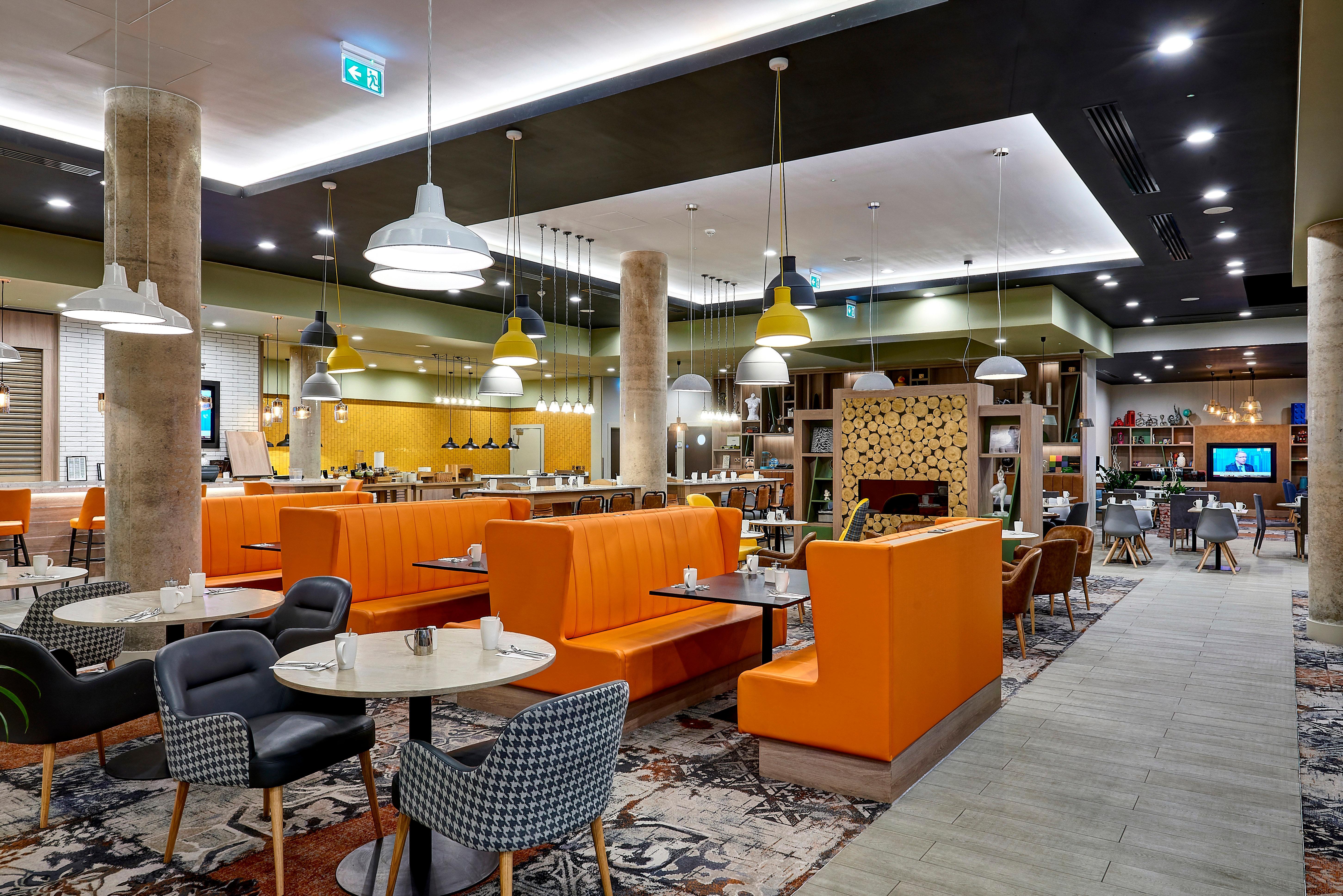Holiday Inn Manchester - City Centre By Ihg Exterior photo