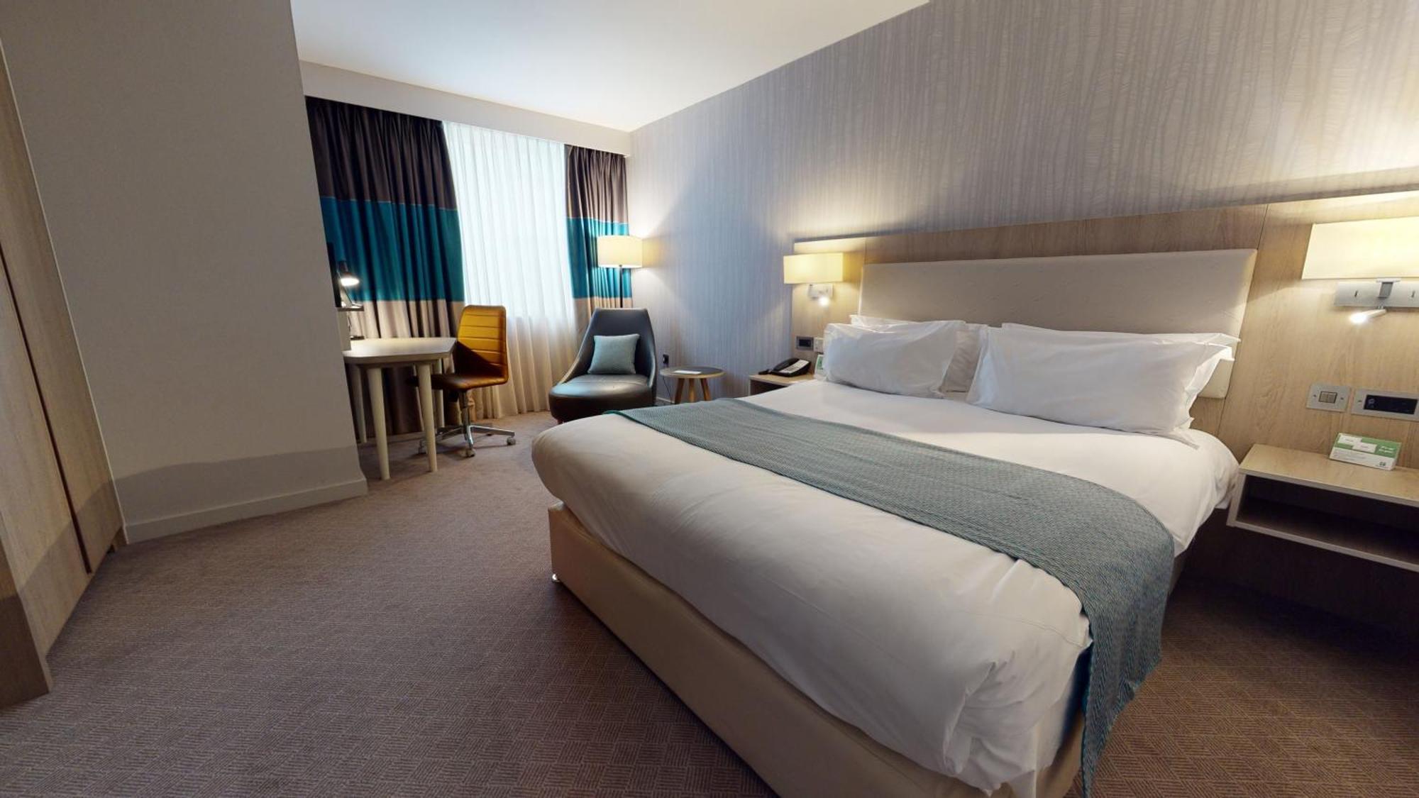 Holiday Inn Manchester - City Centre By Ihg Exterior photo