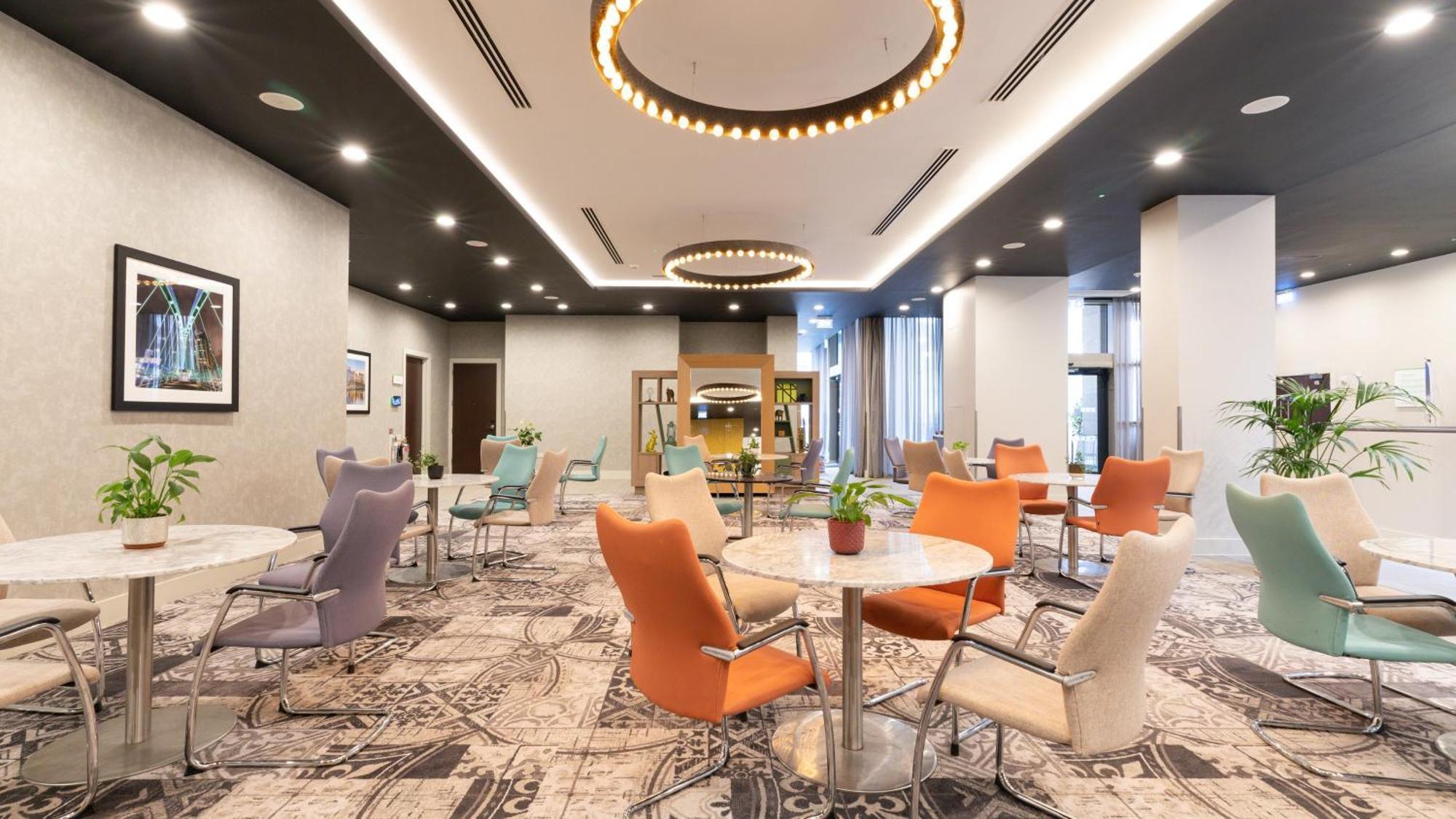 Holiday Inn Manchester - City Centre By Ihg Exterior photo