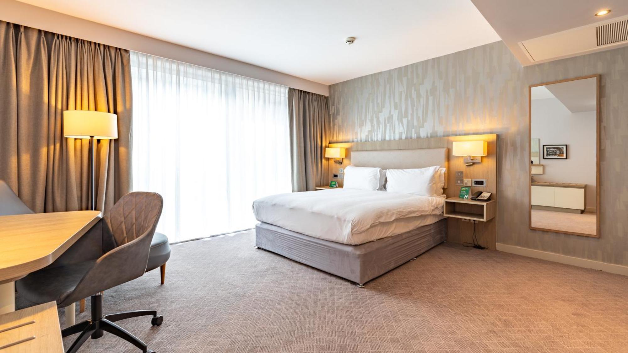 Holiday Inn Manchester - City Centre By Ihg Exterior photo