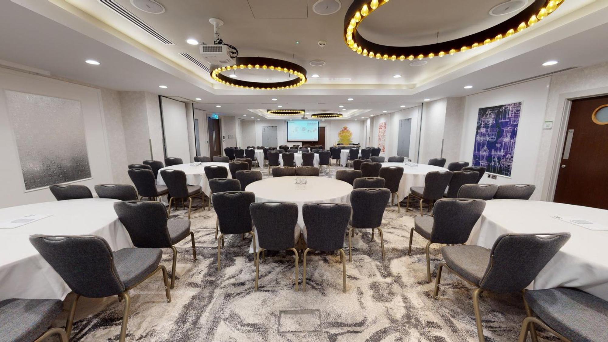 Holiday Inn Manchester - City Centre By Ihg Exterior photo