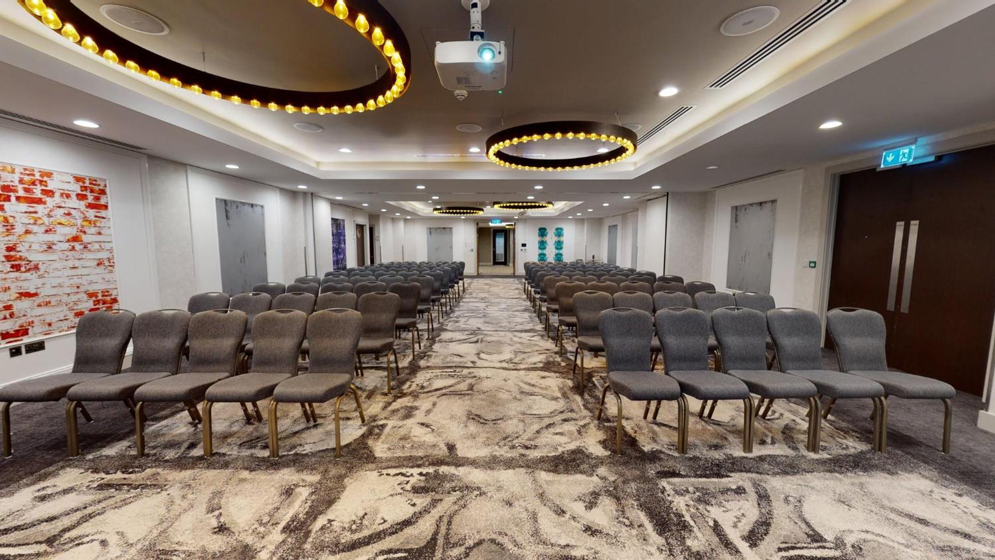 Holiday Inn Manchester - City Centre By Ihg Exterior photo