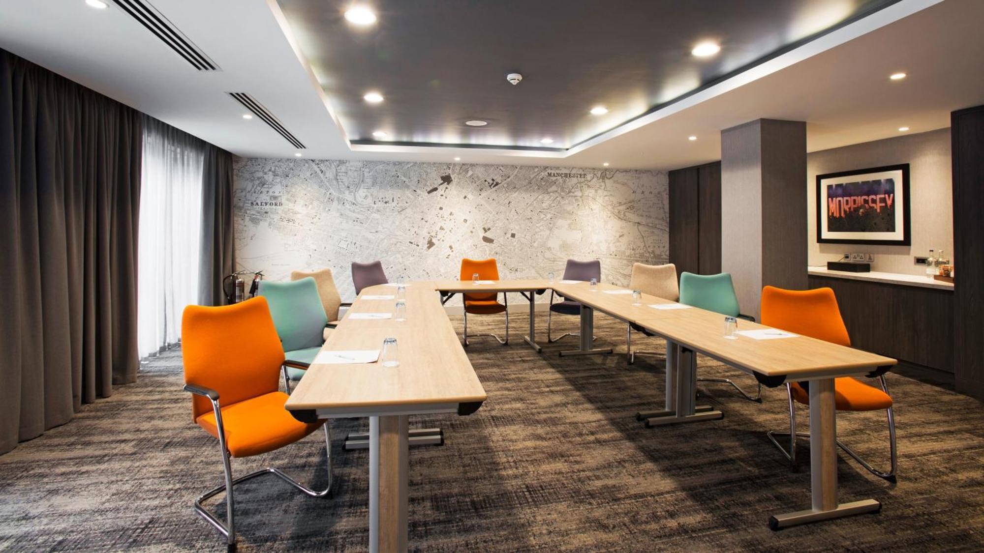 Holiday Inn Manchester - City Centre By Ihg Exterior photo
